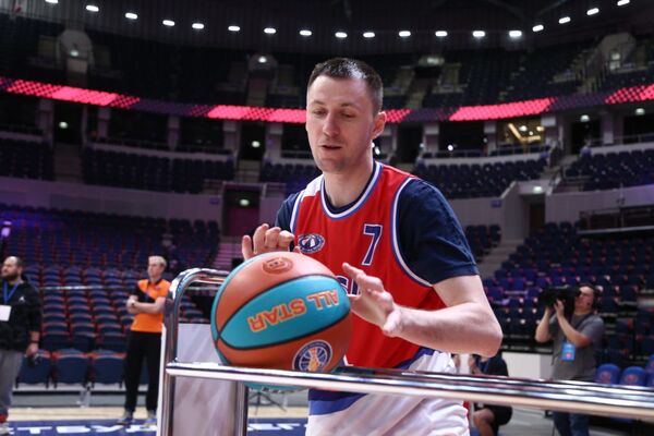 Кузминскас и Юшкявичюс помогли выиграть Матч звезд Единой Лиги ВТБ - Sputnik Литва