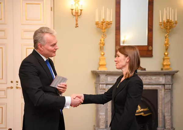 Nausėda įteikė Nacionalinę kultūros ir meno premiją Viktorijai Kuodytei Nausėda įteikė Nacionalinę kultūros ir meno premiją Viktorijai Kuodytei - Sputnik Lietuva