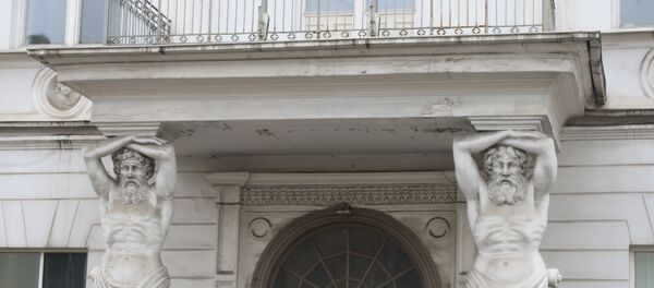 Атланты подпирали балконы в домах 18 века - Sputnik Литва