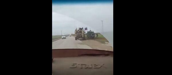 Появилось видео инцидента с бронемашинами ВС России и США в Сирии - Sputnik Литва
