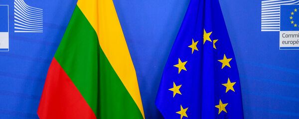 Флаги Литвы и Евросоюза, архивное фото - Sputnik Литва