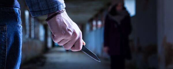 Нож в руке мужчины, архивное фото - Sputnik Литва