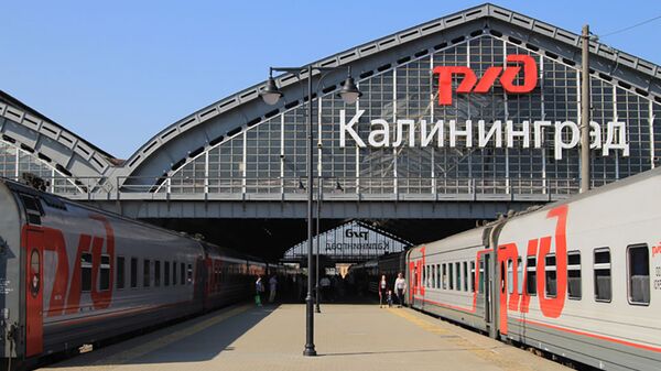 Фирменный поезд Янтарь, архивное фото - Sputnik Литва