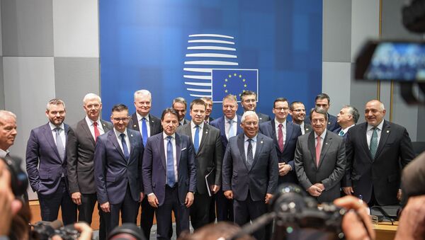 Лидеры стран-участниц ЕС на обсуждении бюджета в Евросовете, 21 февраля 2020 - Sputnik Литва