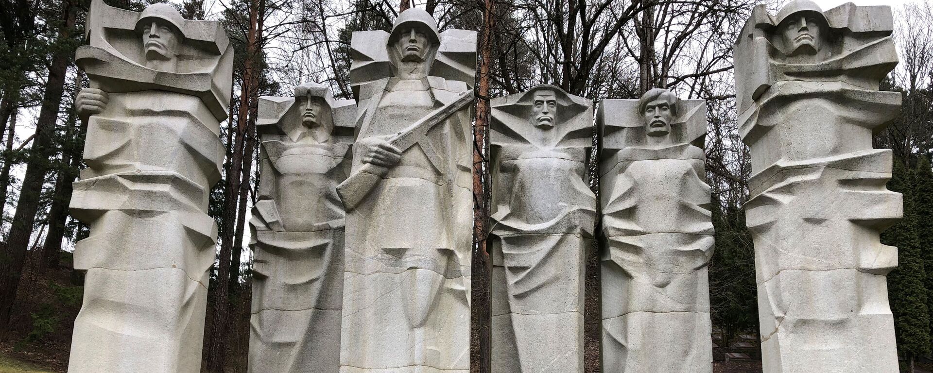 Акция памяти на Антакальнисском кладбище в День защитника Отечества, 23 февраля 2020 года - Sputnik Литва, 1920, 05.10.2022