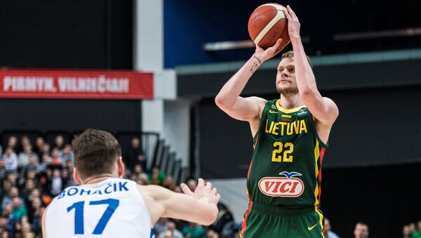 Баскетболисты сборной Литвы играют со сборной Чехии, ЧЕ-202, 24 февраля 2020 года - Sputnik Литва