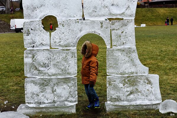 Фестиваль ледяных фигур в парке “Бельмонтас” в Вильнюсе - Sputnik Lietuva