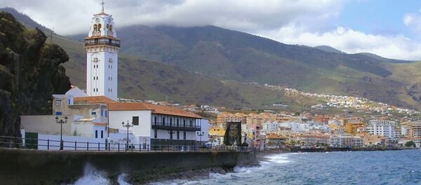 Панорама прибрежного городка Канделярия на востоке острова Тенерифе - Sputnik Литва