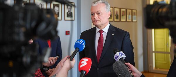 Президент Литвы Гитанас Науседа по время поездки в Мариямпольский регион, 26 февраля 2020 года - Sputnik Литва