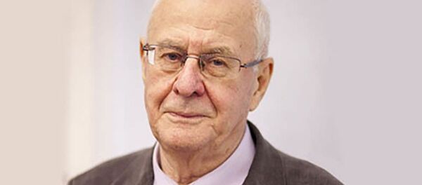 Виктор Зуев, Доктор медицинских наук, вирусолог, главный научный сотрудник научно-исследовательского института эпидемиологии и микробиологии имени Гамалеи Виктор Зуев, Доктор медицинских наук, вирусолог, главный научный сотрудник научно-исследовательского института эпидемиологии и микробиологии имени Гамалеи - Sputnik Литва