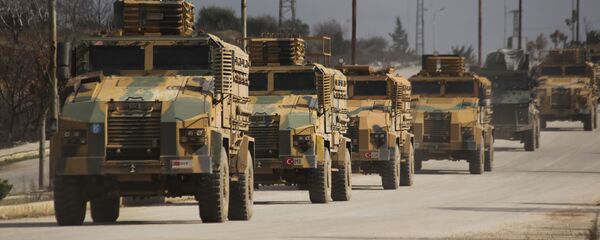 Турецкий военный конвой едет в провинцию Идлиб, Сирия, в субботу, 22 февраля 2020 года - Sputnik Lietuva