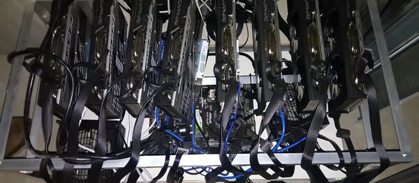 Kriptovaliutų kasimui skirta specializuota įranga Kriptovaliutų kasimui skirta specializuota įranga - Sputnik Lietuva
