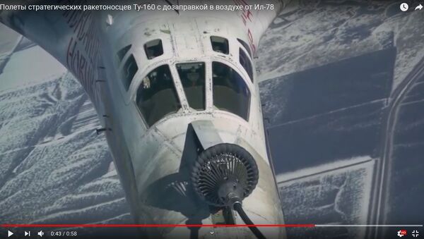 Raketinis lėktuvas papildo degalų 5 tūkstančių metrų aukštyje  - Sputnik Lietuva