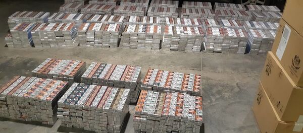 Lietuvos muitininkai autovežio dugne aptiko 200 tūkstančių eurų vertės kontrabanda Lietuvos muitininkai autovežio dugne aptiko 200 tūkstančių eurų vertės kontrabanda - Sputnik Lietuva