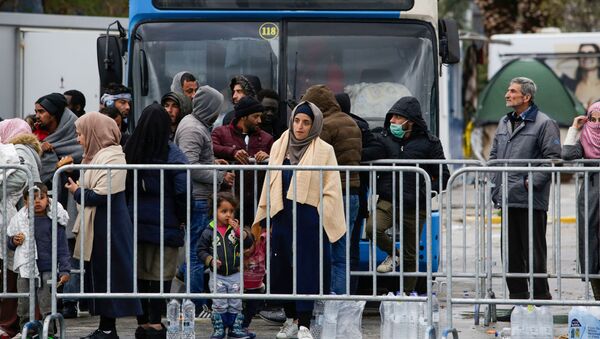 Мигранты на турецко-греческой границе, 5 марта 2020 года - Sputnik Литва