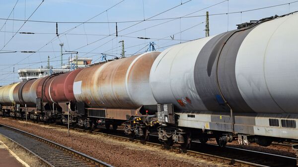 Товарный поезд с цистернами, архивное фото - Sputnik Lietuva