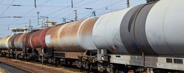 Товарный поезд с цистернами, архивное фото - Sputnik Литва