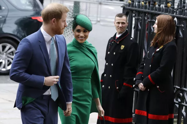 Bendras išėjimas po Megxit: Sasekso ir Kembridžo hercogai Vestminsterio abatijoje Bendras išėjimas po Megxit: Sasekso ir Kembridžo hercogai Vestminsterio abatijoje - Sputnik Lietuva