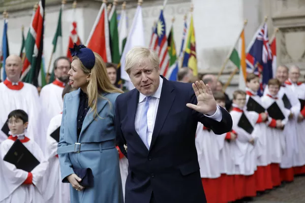 Bendras išėjimas po Megxit: Sasekso ir Kembridžo hercogai Vestminsterio abatijoje Bendras išėjimas po Megxit: Sasekso ir Kembridžo hercogai Vestminsterio abatijoje - Sputnik Lietuva