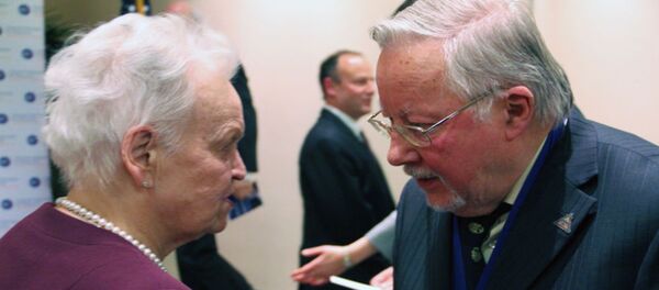 Литовский политик Витаутас Ландсбергис с женой Гражиной Ручите-Ландсбергене, архивное фото - Sputnik Литва