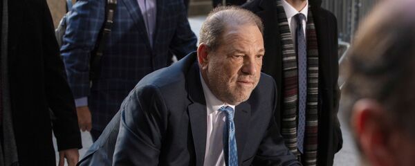 Prodiuseris Harvey Weinstein, 2020 metų vasario 24 dieną Prodiuseris Harvey Weinstein, 2020 metų vasario 24 dieną - Sputnik Lietuva