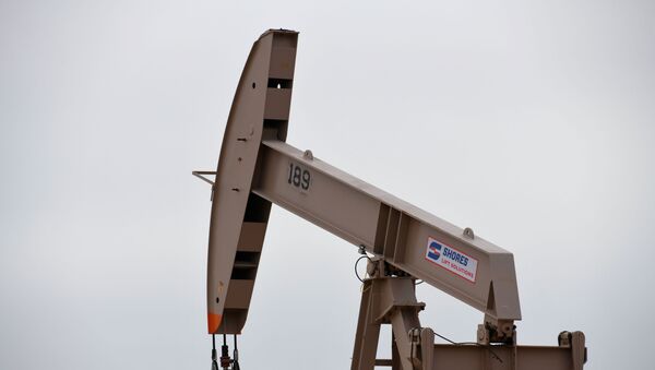 Добыча нефти в области около Одессы, Техас, США - Sputnik Литва