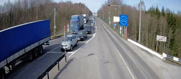 Очередь на КПП Каменный Лог, 16 марта 2020 года - Sputnik Литва