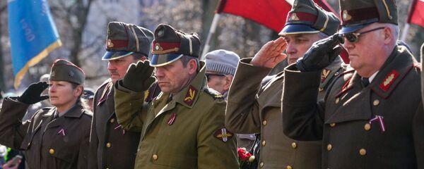 Марш бывших латышских легионеров Ваффен СС в Риге - Sputnik Lietuva