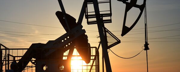 Добыча нефти, архивное фото - Sputnik Литва