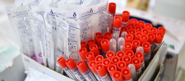 Транспортные системы (свабы) на столах медицинских работников, архивное фото - Sputnik Литва