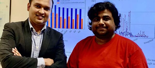 Создатели системы FluSense Таухидур Рахман (слева) и Форсад Аль Хоссейн Создатели системы FluSense Таухидур Рахман (слева) и Форсад Аль Хоссейн - Sputnik Lietuva