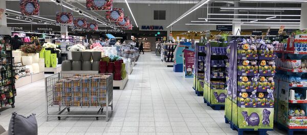 Пустой от покупателей магазин Максима - Sputnik Lietuva