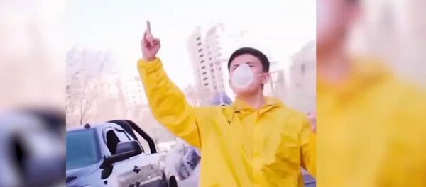 Karantinas — ne priežastis niūrėti! Kaip puikaus humoro jausmo žmonės priešinasi koronavirusui Karantinas — ne priežastis niūrėti! Kaip puikaus humoro jausmo žmonės priešinasi koronavirusui - Sputnik Lietuva