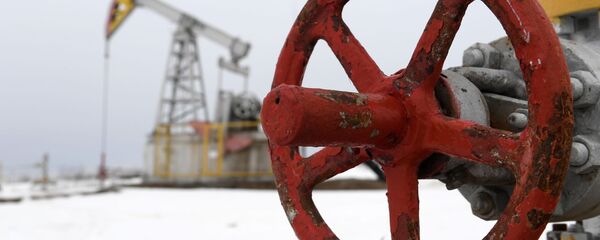 Работа нефтяных станков - качалок, архивное фото - Sputnik Литва