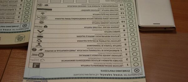 Бюллетени для голосования по многомандатному округу Бюллетени для голосования по многомандатному округу - Sputnik Литва