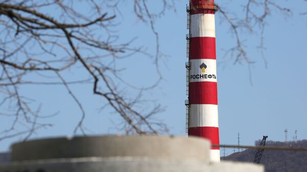 Туапсинский нефтеперерабатывающий завод в Краснодарском крае, архивное фото Туапсинский нефтеперерабатывающий завод в Краснодарском крае, архивное фото - Sputnik Литва