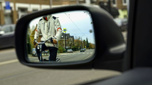 Велосипедист на улице, архивное фото - Sputnik Литва