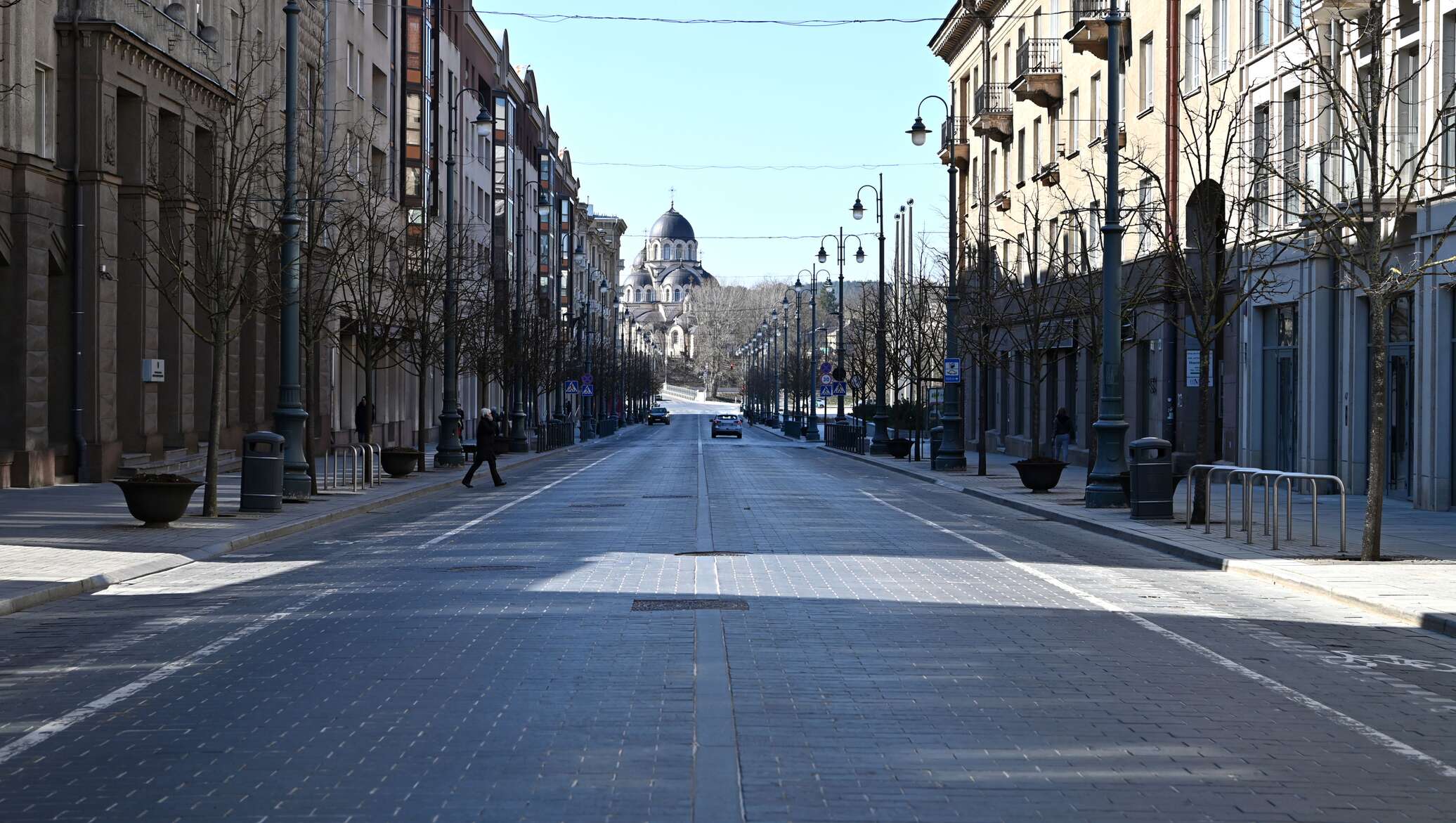 В литве 40. Covid-19 Литва Вильнюс. Улица Миндаугаса 20 в Вильнюсе фото. Кайрис Вильнюс. Литва ограничения.