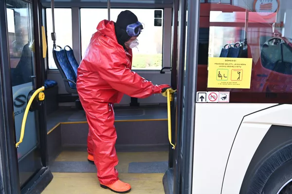 Дезинфекция общественного транспорта в Вильнюсе - Sputnik Lietuva