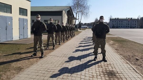 Солдаты литовской армии придерживаются правил карантина - Sputnik Lietuva