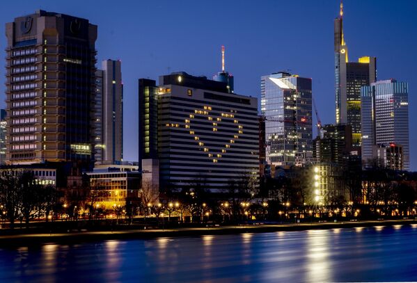 Огни гостиницы в форме сердца в Германии  - Sputnik Lietuva