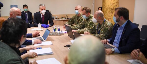 Президент Гитанас Науседа посетил операционный штаб экстремальных ситуаций Президент Гитанас Науседа посетил операционный штаб экстремальных ситуаций - Sputnik Литва