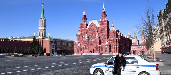 Проверка сотрудниками правоохранительных органов соблюдения режима самоизоляции в Москве Проверка сотрудниками правоохранительных органов соблюдения режима самоизоляции в Москве - Sputnik Lietuva