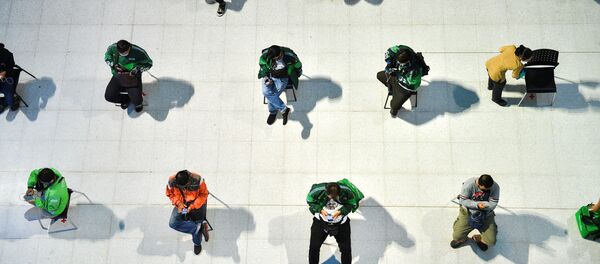 Соблюдение социальной дистанции при коронавирусе Соблюдение социальной дистанции при коронавирусе - Sputnik Lietuva