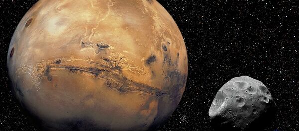 Марс со спутником Фобосом - Sputnik Литва