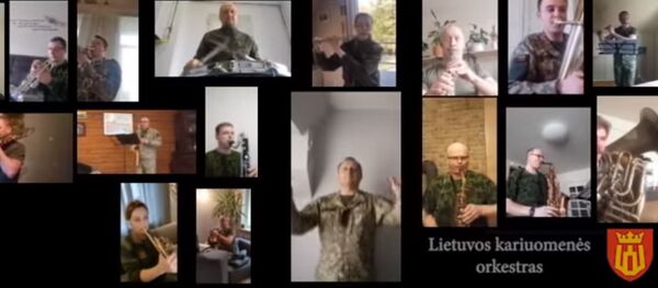 Kaip vyksta Lietuvos kariuomenės orkestro repeticija karantino sąlygomis Kaip vyksta Lietuvos kariuomenės orkestro repeticija karantino sąlygomis - Sputnik Lietuva