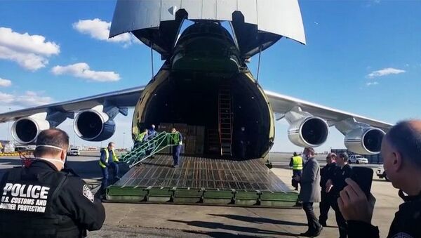 Lėktuvas iš Rusijos atskrido į Niujorką su medicinos įranga  - Sputnik Lietuva