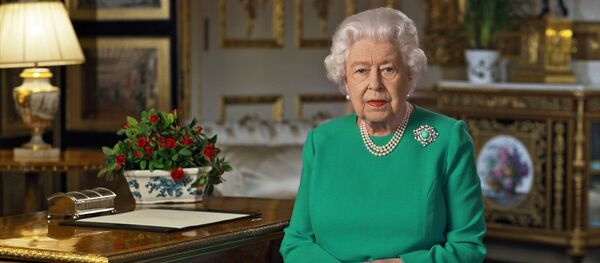 Elžbieta II kreipėsi į Didžiosios Britanijos ir Sandraugos valstybių gyventojus Elžbieta II kreipėsi į Didžiosios Britanijos ir Sandraugos valstybių gyventojus - Sputnik Lietuva