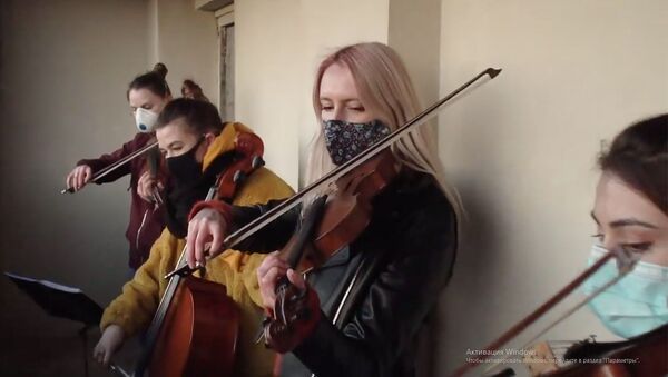 Lietuvių muzikinė grupė 4Strings atliko Rockabye (Clean Bandit) karantino sąlygomis - Sputnik Lietuva