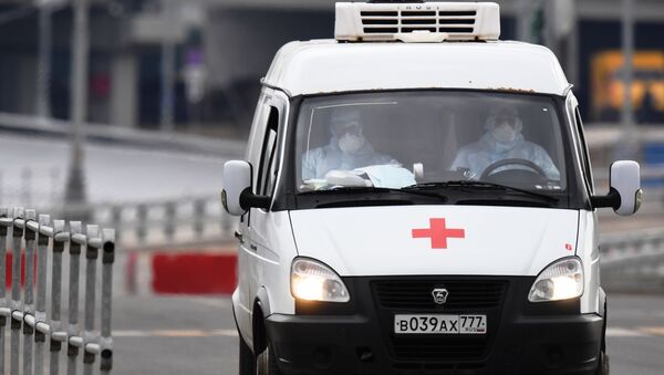 Машина скорой медицинской помощи возле больницы в Коммунарке - Sputnik Lietuva